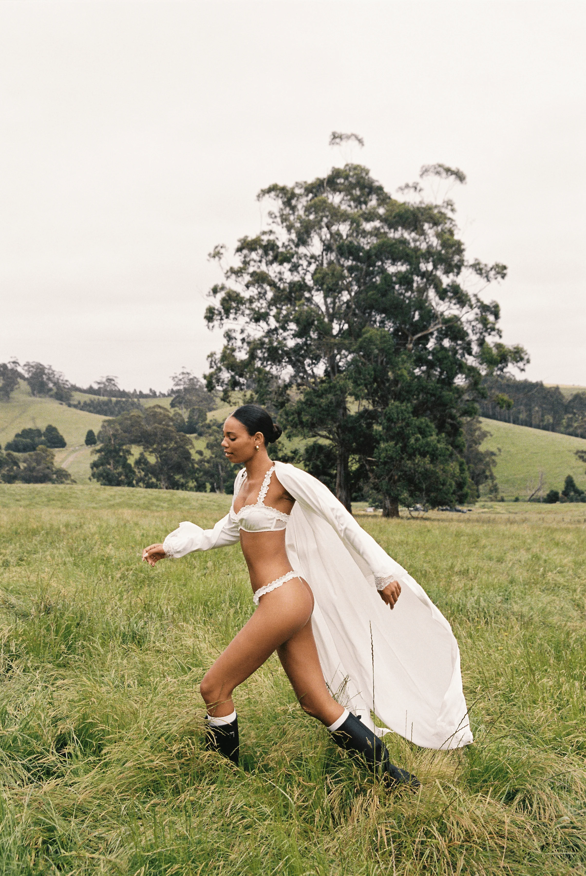 Madeline Robe Ivory - Image 7