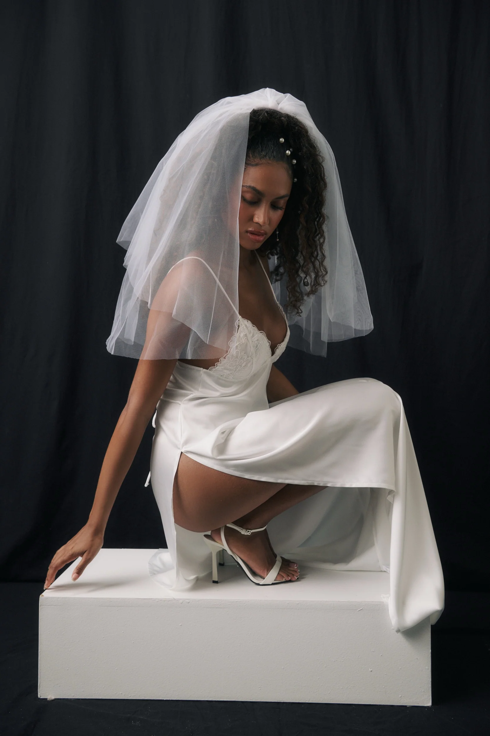 Vegas Veil White - Image 13
